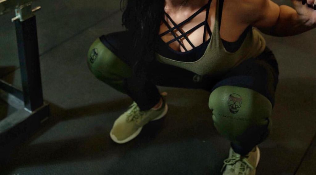 Should You Wear Knee Sleeves Over Leggings? 4 Considerations