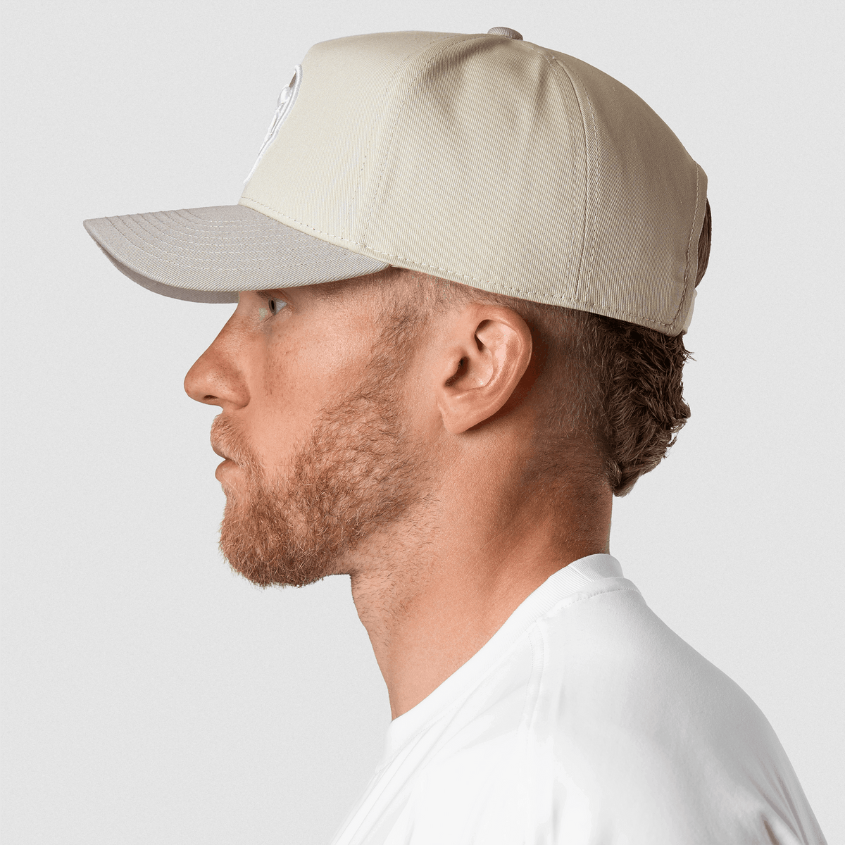 5-Panel Skull Hat in Cream/Grey – On Model, Side View