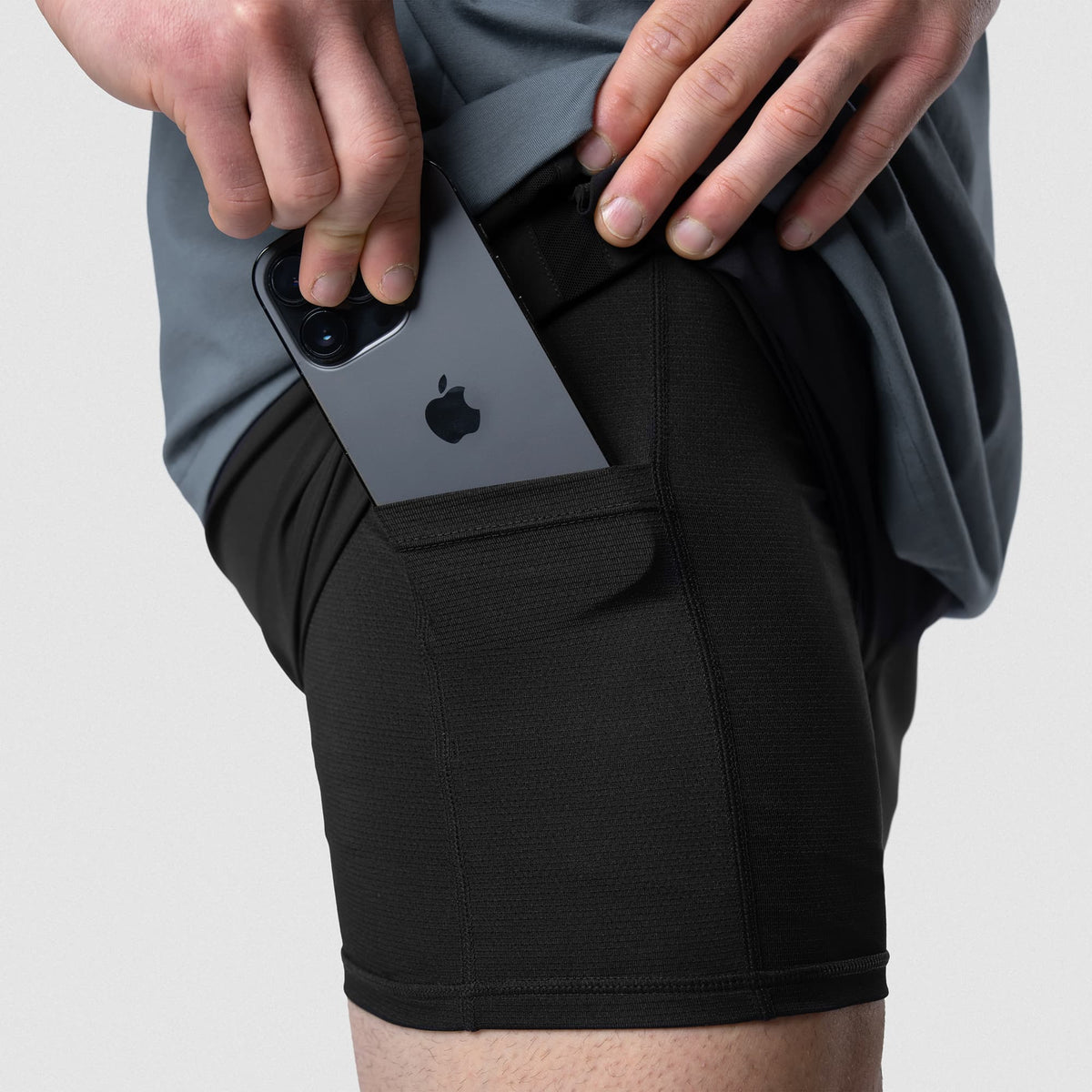 Axis 6" Lined Shorts - Black/White compression liner phone pocket detail