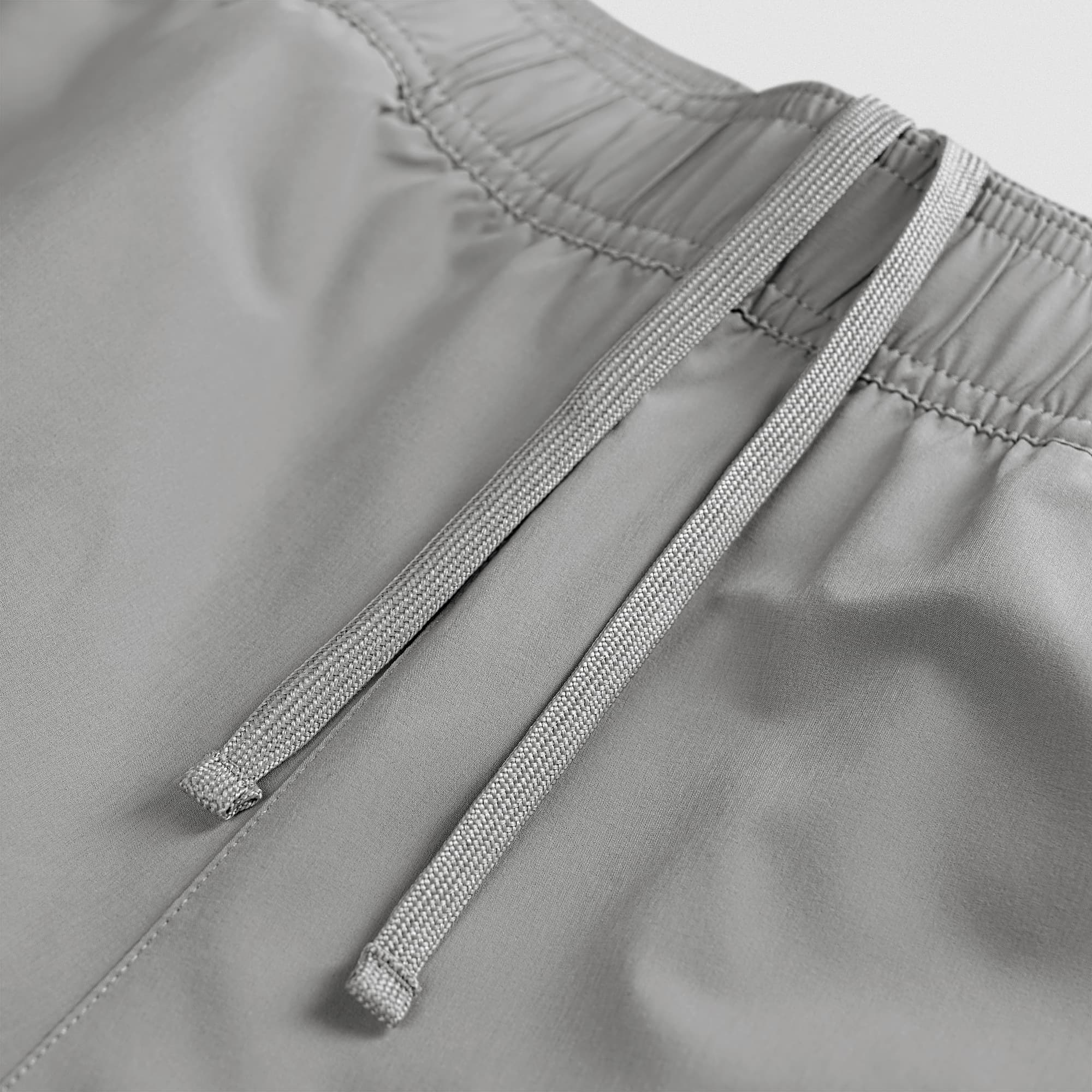 Stretch woven fabric detail on Men's Conquer 7 Inch Shorts - Gray