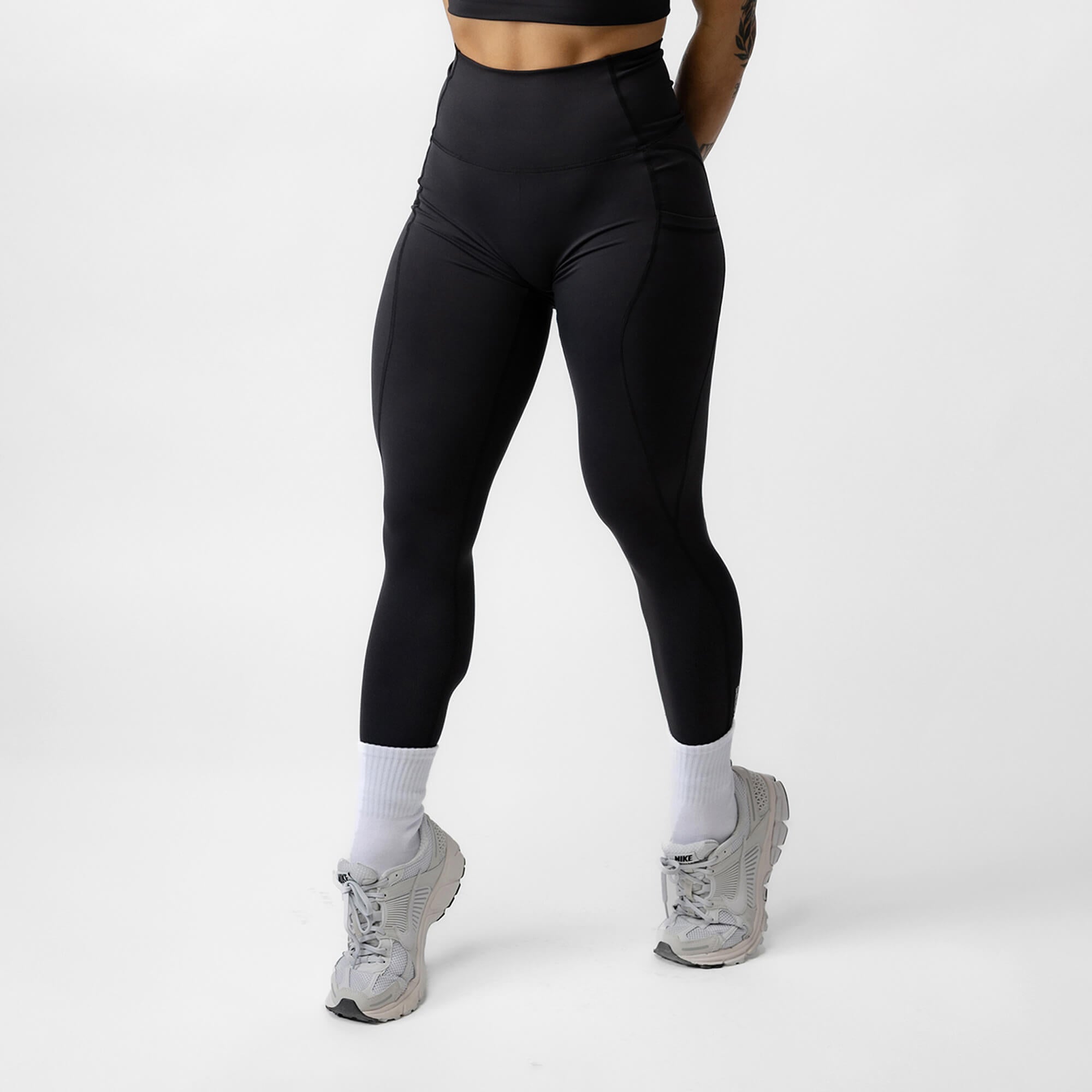 Nike Women Training Tight Black/Iron Silver – Mike Sport Iraq