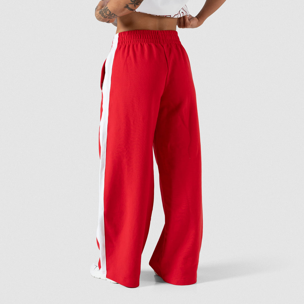 Signature Wide-Leg Jogger