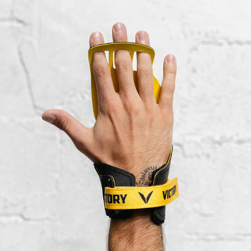 V Series Women's Conquer 3-FC