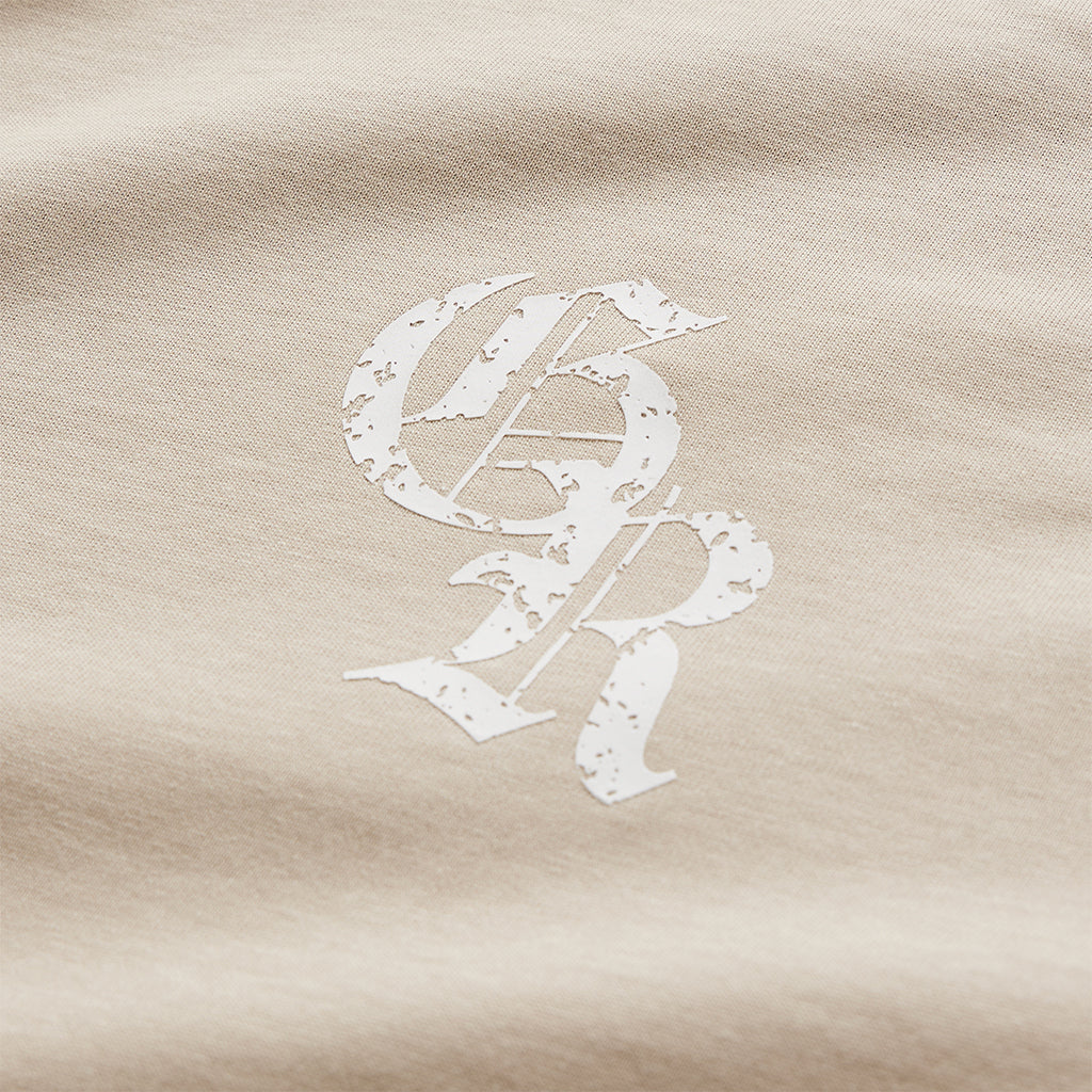 initial tee khaki detail